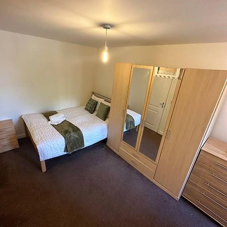 New Build 2 Bedroom With 2 Bath In Londres Extérieur photo