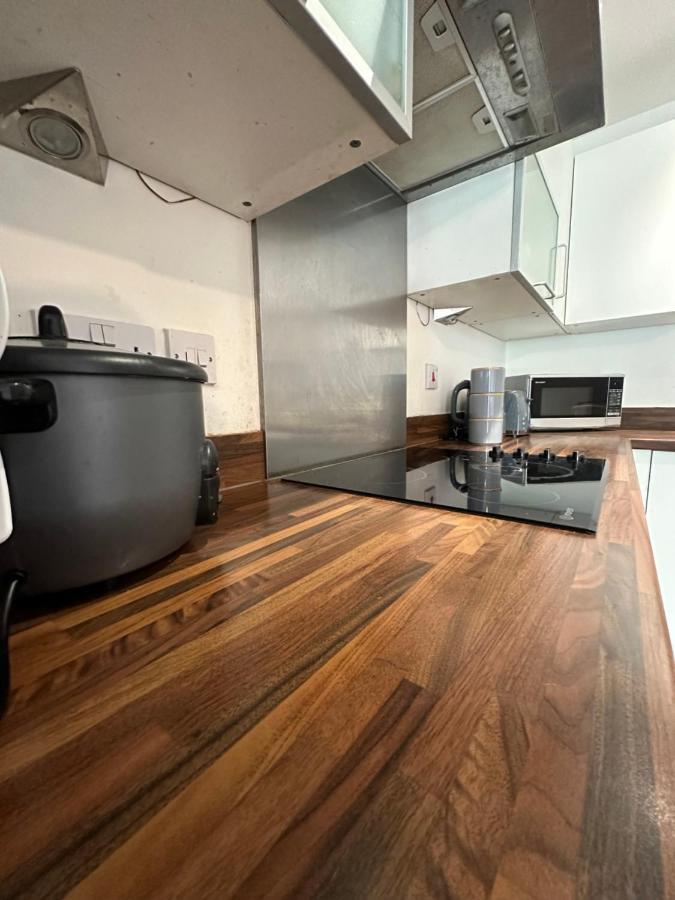 New Build 2 Bedroom With 2 Bath In Londres Extérieur photo