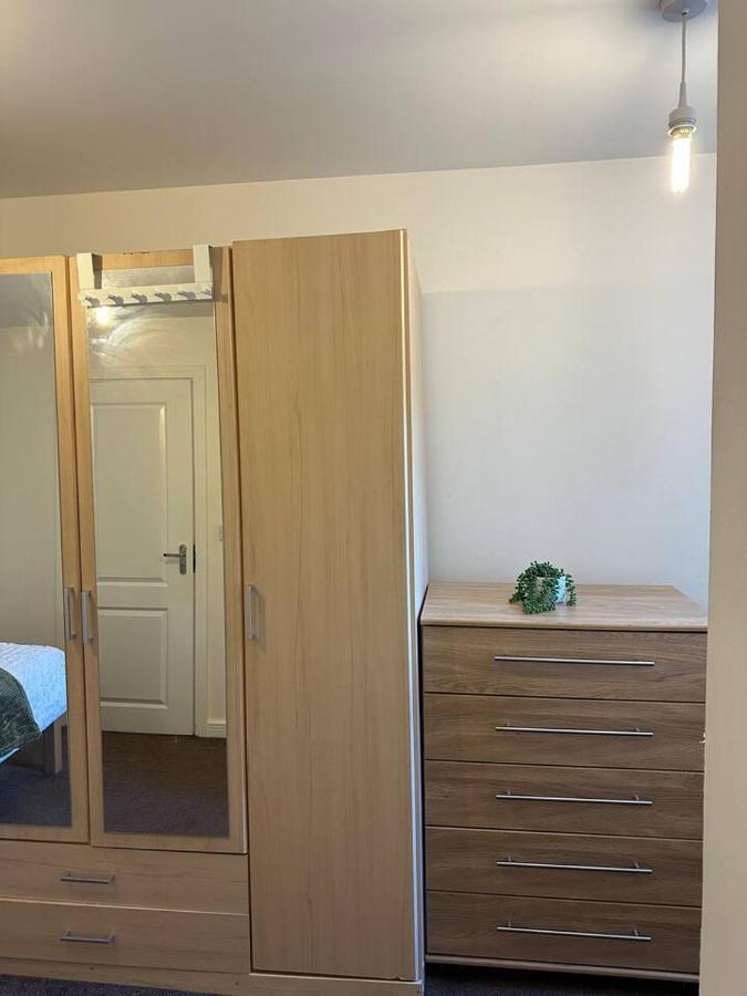 New Build 2 Bedroom With 2 Bath In Londres Extérieur photo