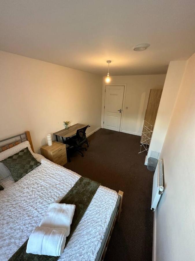 New Build 2 Bedroom With 2 Bath In Londres Extérieur photo
