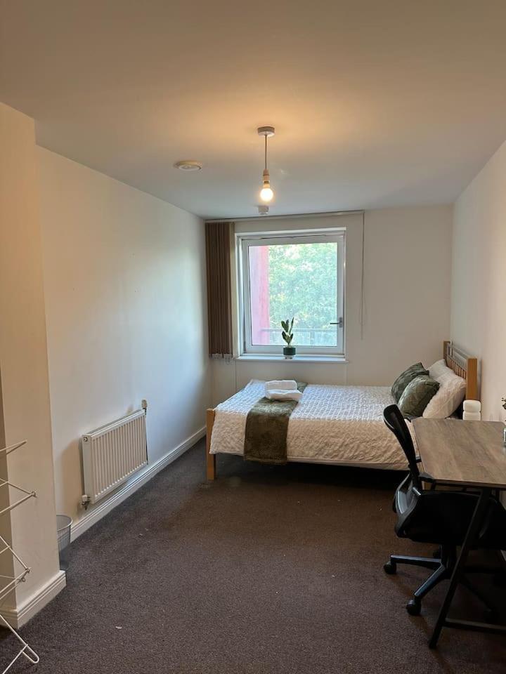 New Build 2 Bedroom With 2 Bath In Londres Extérieur photo