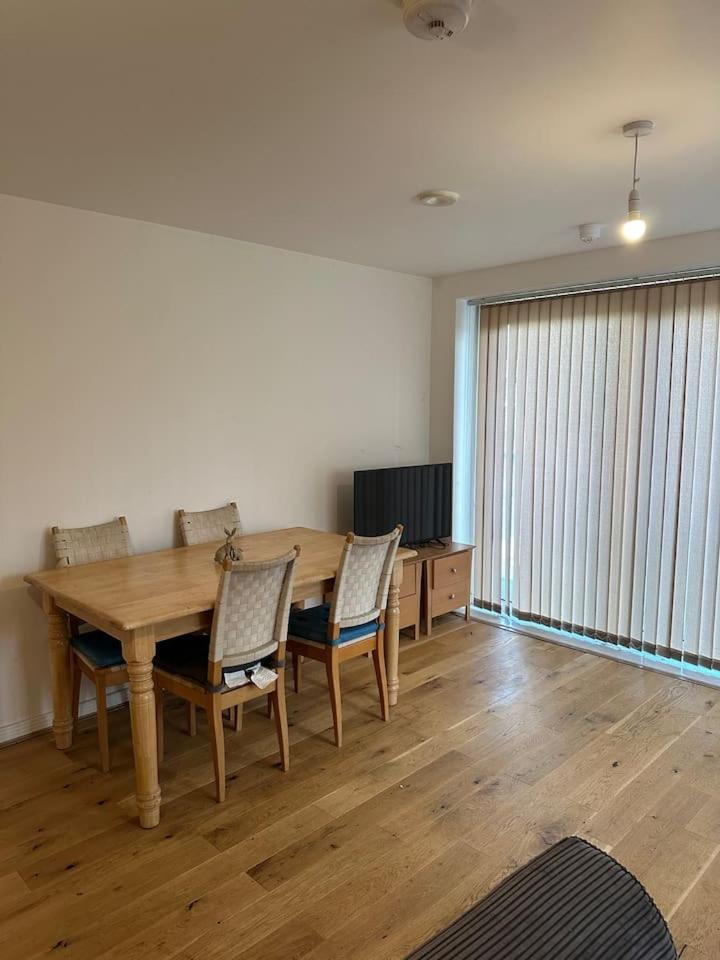 New Build 2 Bedroom With 2 Bath In Londres Extérieur photo