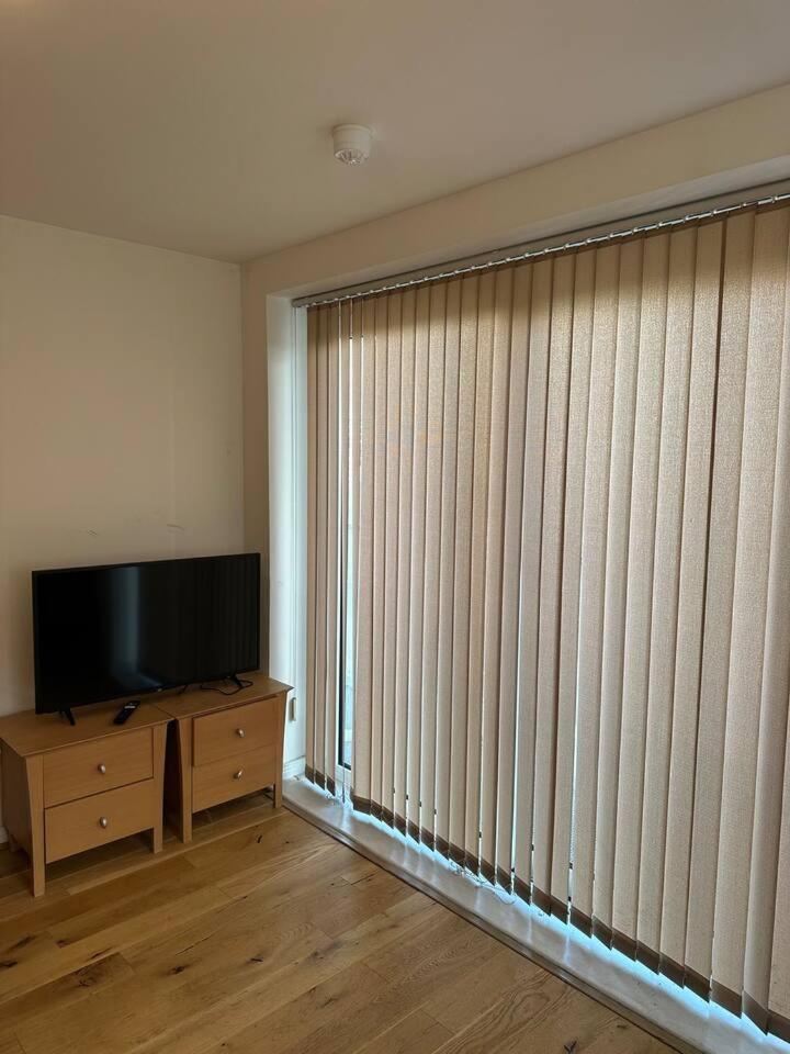 New Build 2 Bedroom With 2 Bath In Londres Extérieur photo