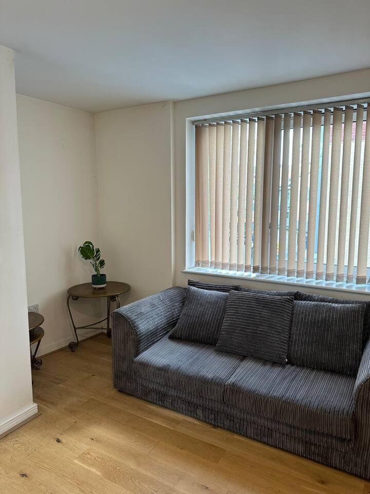 New Build 2 Bedroom With 2 Bath In Londres Extérieur photo